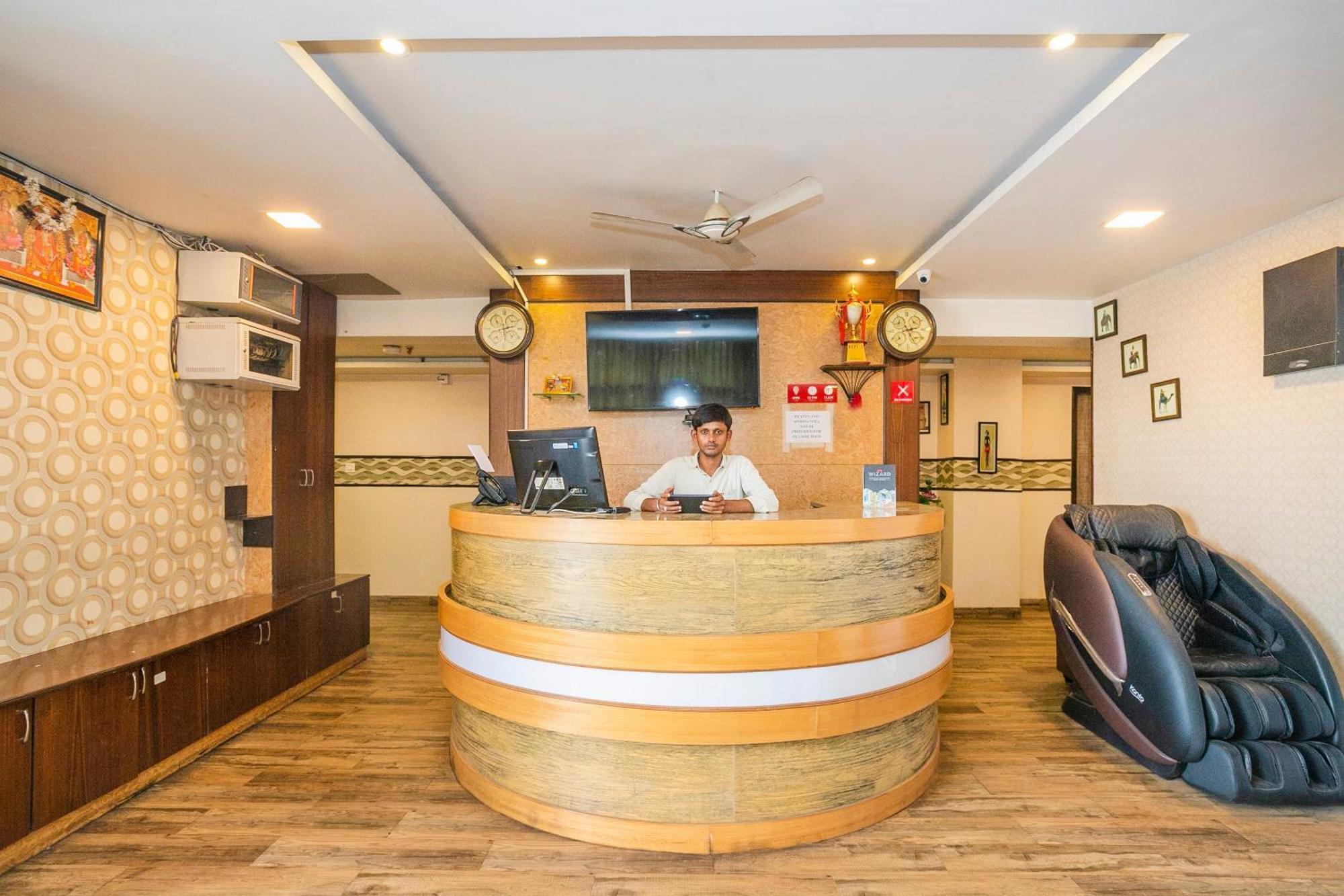 Super Collection O Indian Suites Near Sitara Restaurant Bengalúr Exteriér fotografie