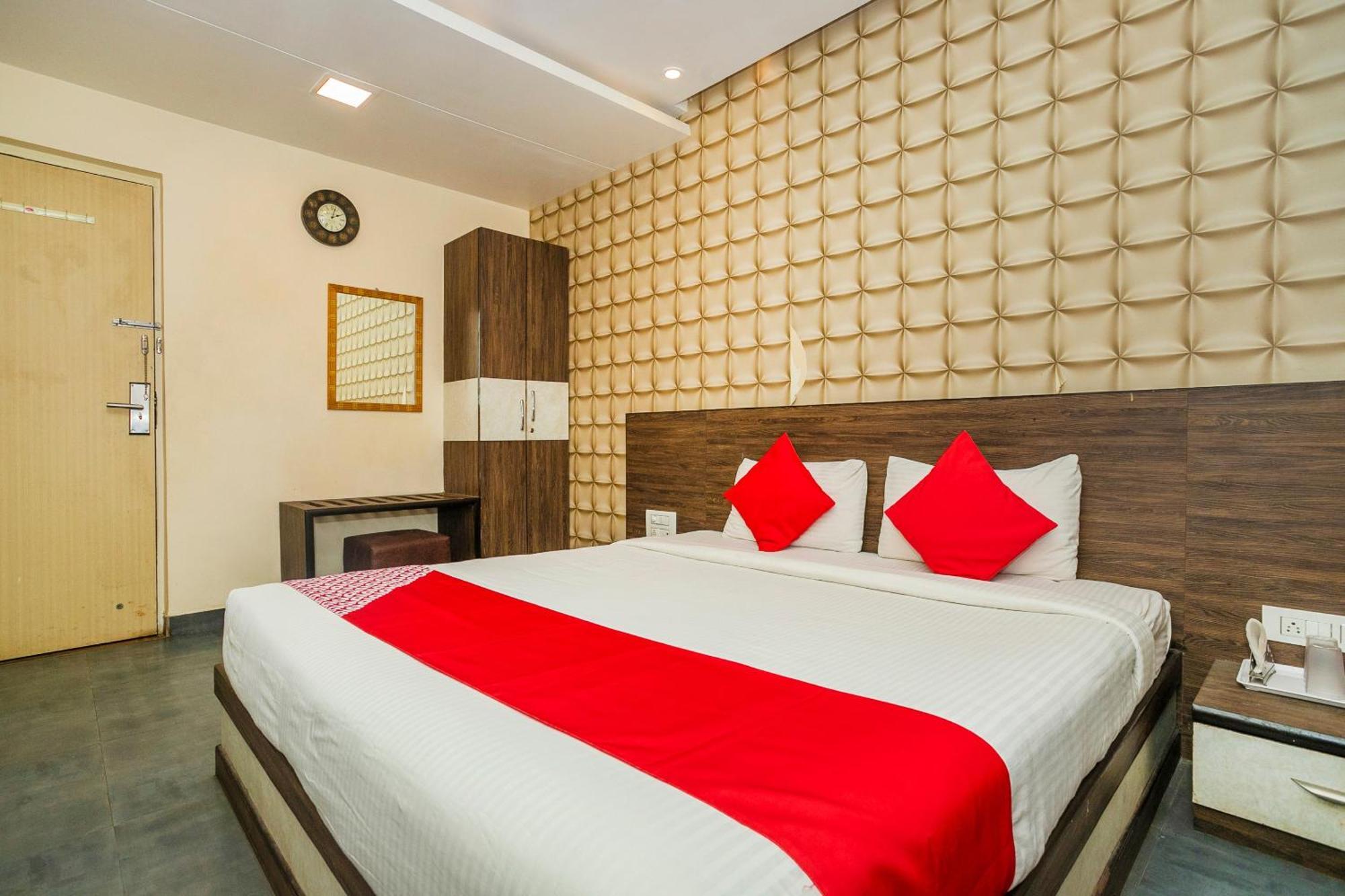 Super Collection O Indian Suites Near Sitara Restaurant Bengalúr Exteriér fotografie