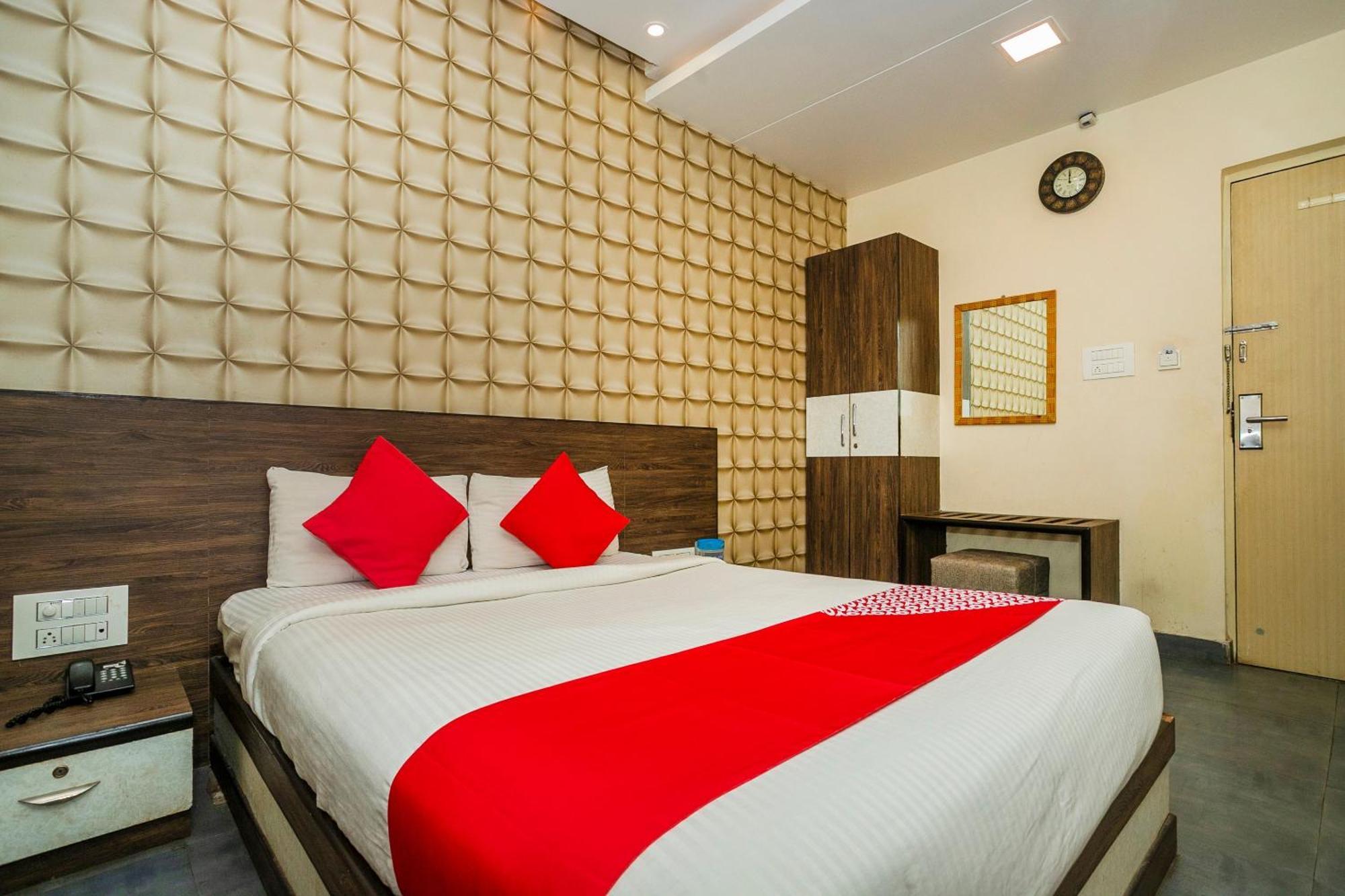 Super Collection O Indian Suites Near Sitara Restaurant Bengalúr Exteriér fotografie