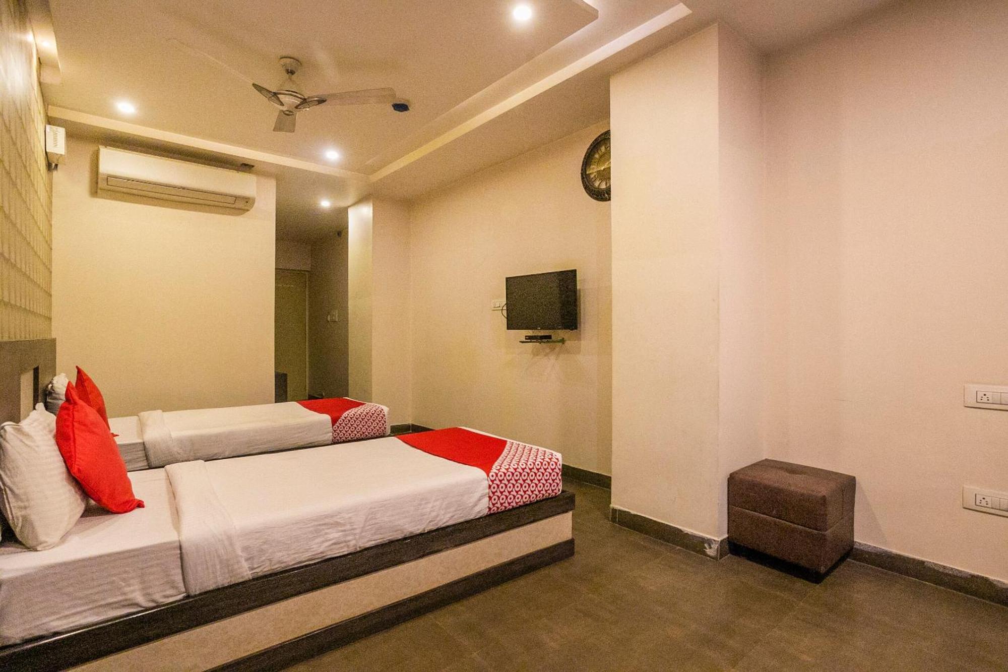 Super Collection O Indian Suites Near Sitara Restaurant Bengalúr Exteriér fotografie
