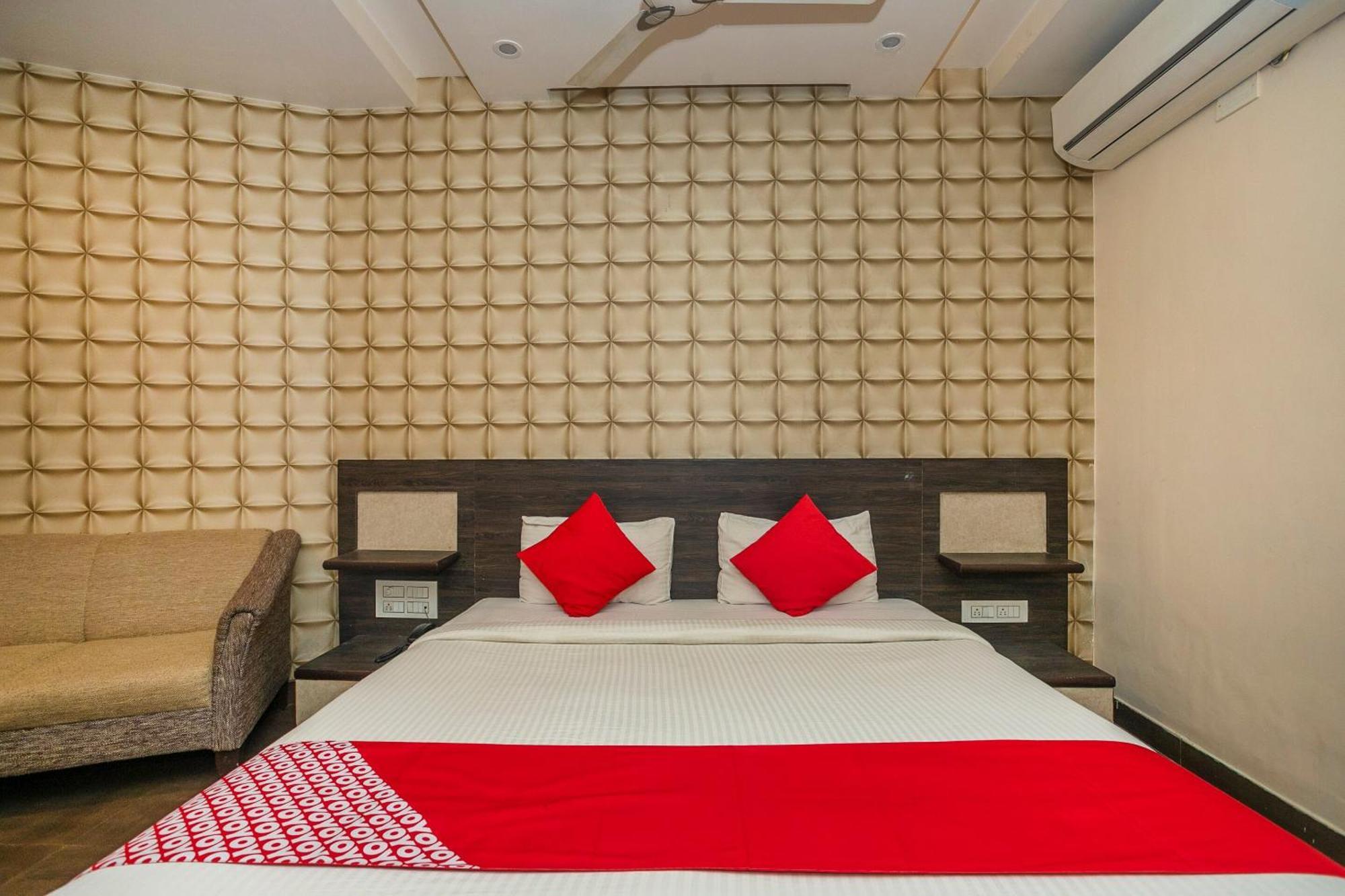 Super Collection O Indian Suites Near Sitara Restaurant Bengalúr Exteriér fotografie